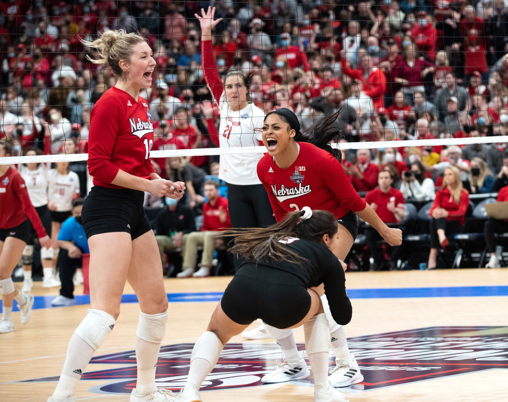 121921-owh-spo-nuvolley24.jpg